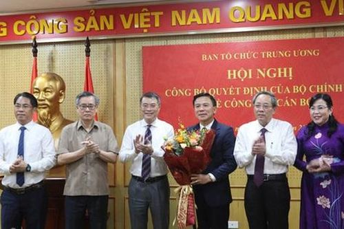 Bộ Chính trị phân công đồng chí Đỗ Trọng Hưng giữ chức Phó Trưởng Ban Tổ chức Trung ương