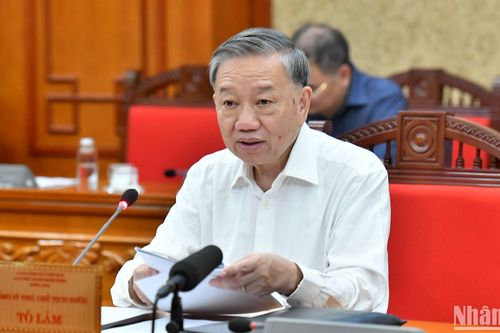 Làm rõ hơn nhiệm vụ, giải pháp chủ yếu để tiếp tục hoàn thiện thể chế phát triển