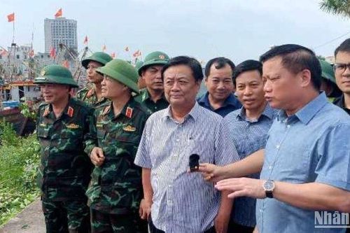 Bộ trưởng Nông nghiệp và Phát triển nông thôn kiểm tra công tác ứng phó báo số 3 tại tỉnh Thái Bình