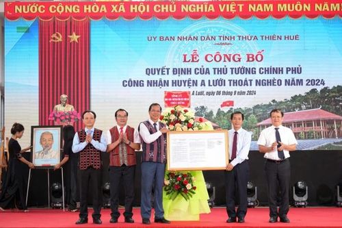 Công bố quyết định công nhận huyện A Lưới thoát nghèo năm 2024