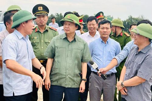 Phó Thủ tướng Trần Hồng Hà kiểm tra công tác phòng, chống bão số 3 tại Hải Phòng