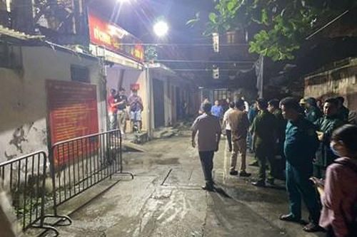 Di dời 160 dân chung cư A7 Tân Mai tránh bão số 3 ngay trong đêm