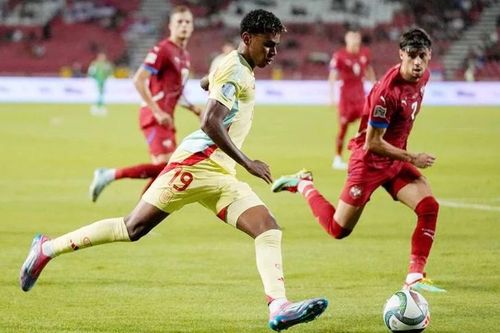 Serbia cầm hòa tân vô địch châu Âu Tây Ban Nha