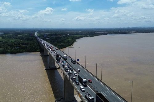 Sửa cầu Long Thành gây ùn tắc tuyến cao tốc TPHCM - Long Thành - Dầu Giây
