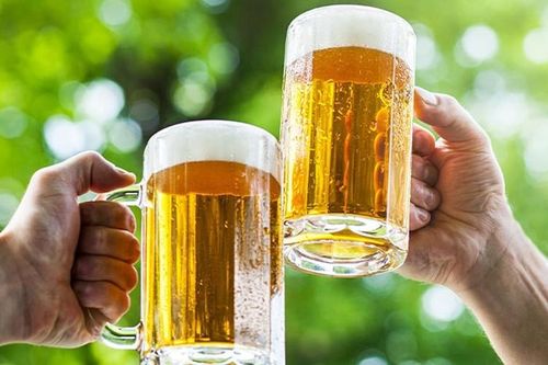 Tại sao khi uống nhiều rượu bia, người say thường nói thật?