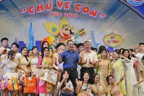 Trường THPT chuyên Trần Đại Nghĩa giành giải nhất bảng A hội thi tiếng hát Chú ve con