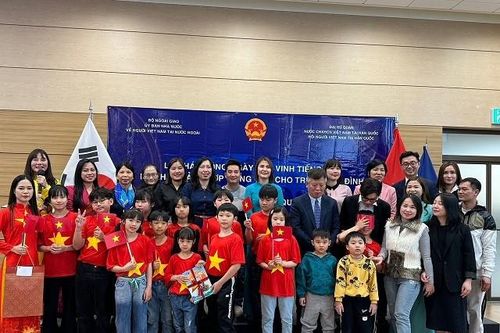 Lan tỏa tinh thần của Ngày tôn vinh tiếng Việt trong cộng đồng người Việt Nam ở nước ngoài năm 2024