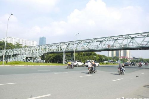 Hà Nội: Khoảng 300 tỷ đồng đầu tư 29 cầu vượt cho người đi bộ