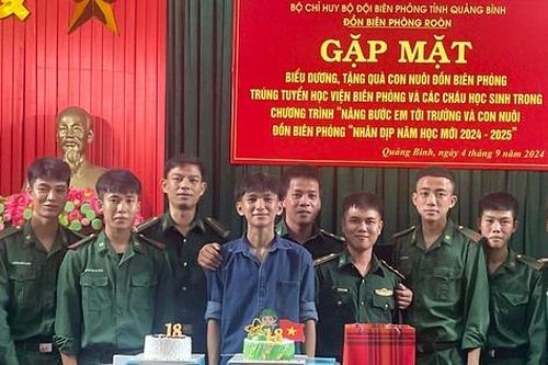 Nam sinh 'con nuôi đồn biên phòng' lên đường nhập học tại Học viện Biên phòng