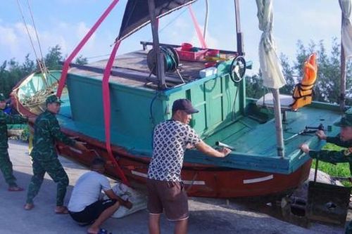 Còn gần 460 tàu thuyền, trên 2.340 ngư dân hoạt động trên Vịnh Bắc Bộ