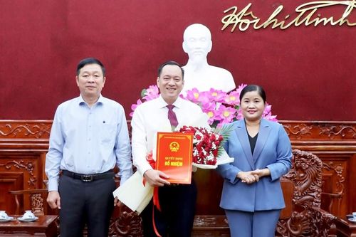 Bình Phước trao quyết định điều động, bổ nhiệm cán bộ chủ chốt