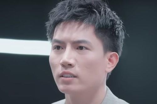 Anh Tú bị chỉ trích