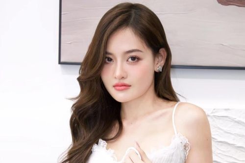 Diễn viên Thùy Anh: Tốt nghiệp 2 trường đại học, lúc bế tắc ra đảo một mình