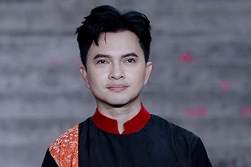Ca sĩ Nam Cường tuổi 40 diễn thời trang, hé lộ hôn nhân kín tiếng
