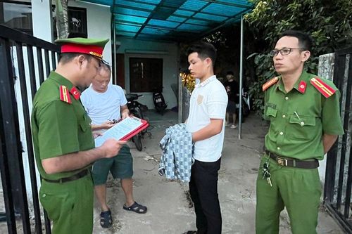 Bắt nhóm đối tượng cho vay lãi nặng 386%/năm, thu lợi bất chính hàng tỉ đồng