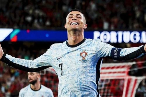 Cristiano Ronaldo chính thức cán mốc 900 bàn thắng trong sự nghiệp