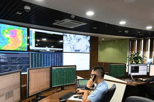 Bộ trưởng Nguyễn Hồng Diên tổ chức họp khẩn về công tác ứng phó cơn bão số 3
