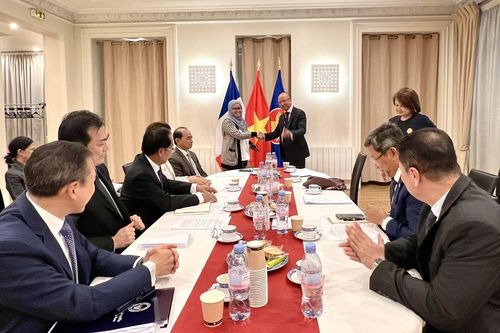 Việt Nam chuyển giao vai trò Chủ tịch Ủy ban ASEAN tại Paris cho Brunei