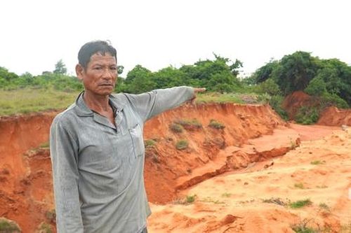 Bình Thuận: Người dân bất an sau 3 ngày liên tiếp lũ cát gây sạt lở
