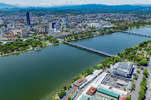 Khu vực nào của Thừa Thiên Huế được quy hoạch thành lập quận để phát triển thành TP trực thuộc TƯ?
