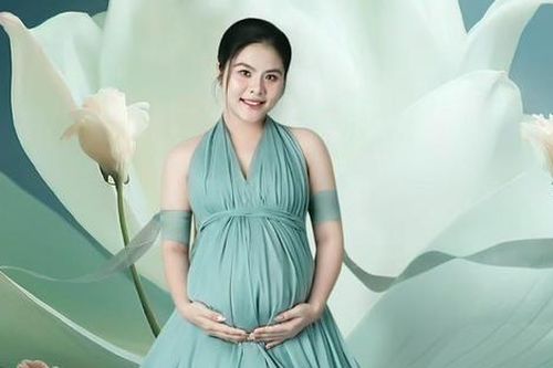 Diễn viên Vân Trang để lộ điều đặc biệt về em bé thứ 4 trong bụng mẹ