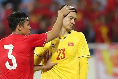 Hơn 30 tỷ đồng cho thủ môn Đặng Văn Lâm có đắt?