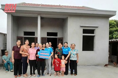 Những ngôi nhà mang tên 'Mái ấm tình thương'