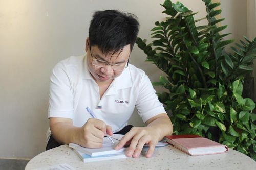 Thế giới trẻ thơ trong thơ Trần Huynh Quỳnh
