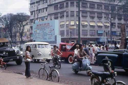 Thơ Vân Phi: Va vào xưa cũ, vỡ trôi…
