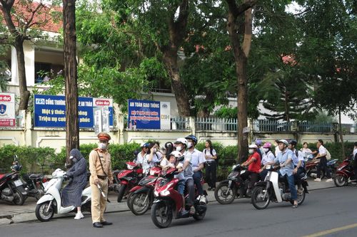 Triển khai công tác giáo dục an toàn giao thông cấp THCS và THPT