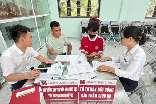 Nâng cao tỷ lệ người dân có tài khoản giao dịch tại ngân hàng: Thúc đẩy các dịch vụ thanh toán hiện đại