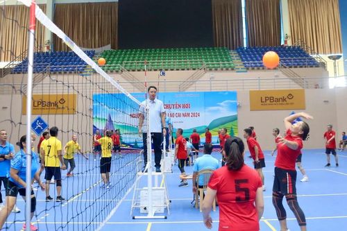 Hơn 200 vận động viên tham gia Giải bóng chuyền hơi người cao tuổi tỉnh Lào Cai năm 2024