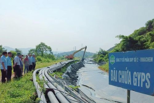 Kiểm tra an toàn hồ chứa, bãi thải tại Khu Công nghiệp Tằng Loỏng