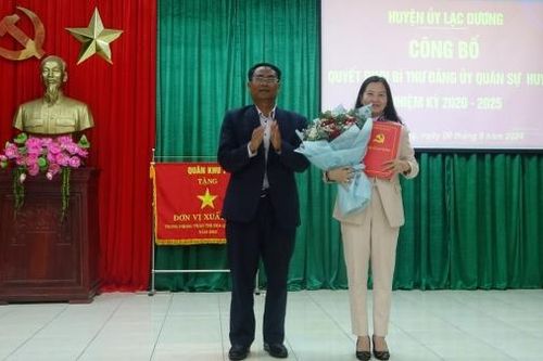 Bí thư Huyện ủy Lạc Dương nhận nhiệm vụ Bí thư Đảng ủy Quân sự huyện