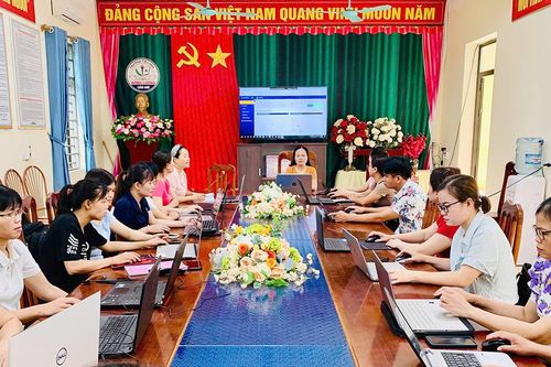 Hiệu quả bước đầu trong thí điểm học bạ số cấp tiểu học