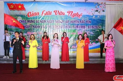 Giao lưu văn nghệ chào mừng kỷ niệm 25 năm thành lập thị trấn Bắc Yên