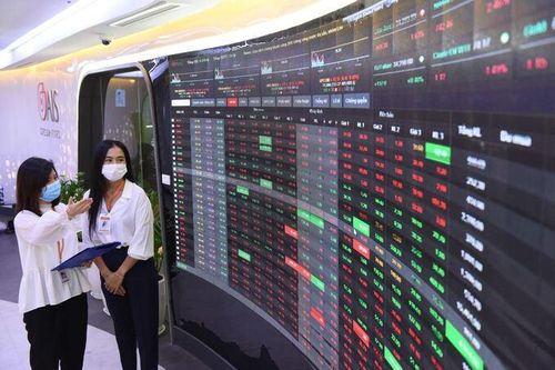 Nhà đầu tư nước ngoài tiếp tục bán ròng hơn 3.200 tỷ đồng trong tháng 8