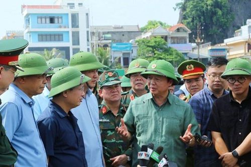 Phó Thủ tướng Trần Hồng Hà kiểm tra phòng, chống bão tại Quảng Ninh