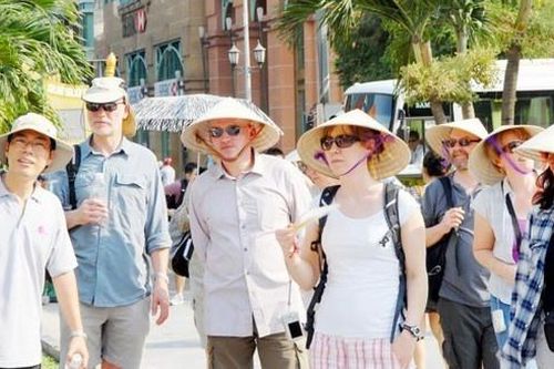 Hơn 11 triệu khách quốc tế đến Việt Nam trong 8 tháng