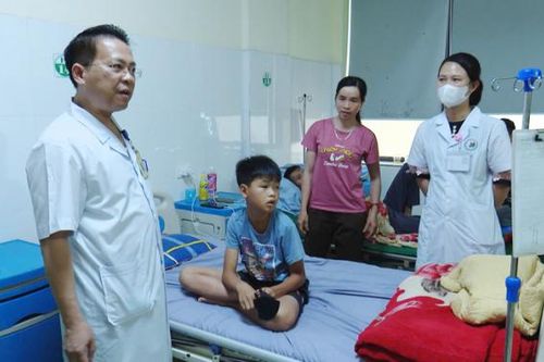 Công an huyện Vân Hồ kịp thời cứu 2 cháu bé đuối nước khi đi tắm hồ