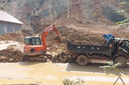 Cần có phương án đảm bảo an toàn cho 4 hộ dân tại điểm sạt lở xóm Nà Roác 2, xã Bạch Đằng (Hòa An)