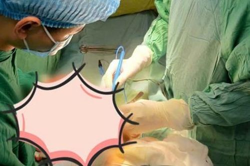Người đàn ông nhập viện vì gặp rắc rối ở vùng kín, thừa nhận một sai lầm nhiều người Việt mắc phải