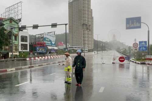 Bão số 3: Quảng Ninh mất điện diện rộng, cấm lưu thông qua cầu