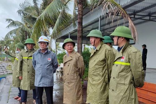 Bộ trưởng Lê Minh Hoan: Bão chuyển hướng phức tạp, tuyệt đối không chủ quan, lơ là