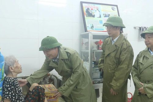 Nam Định: Di dân khỏi nhà không an toàn, tập trung bơm tiêu nước