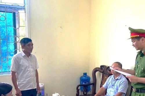 Bí thư xã lập khống hồ sơ, rút ruột ngân sách 430 triệu đồng