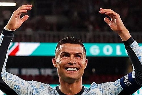 Những sự thật thú vị đằng sau kỷ lục 900 bàn thắng của Ronaldo