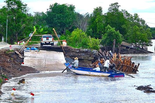 Gian nan phòng chống sạt lở vùng sông nước Cà Mau