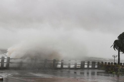 Trung Quốc: Siêu bão Yagi đổ bộ, gần 1 triệu người phải di dời