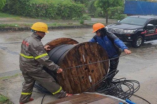 'Liên thông' sóng di động, giúp chính quyền, người dân bảo đảm liên lạc